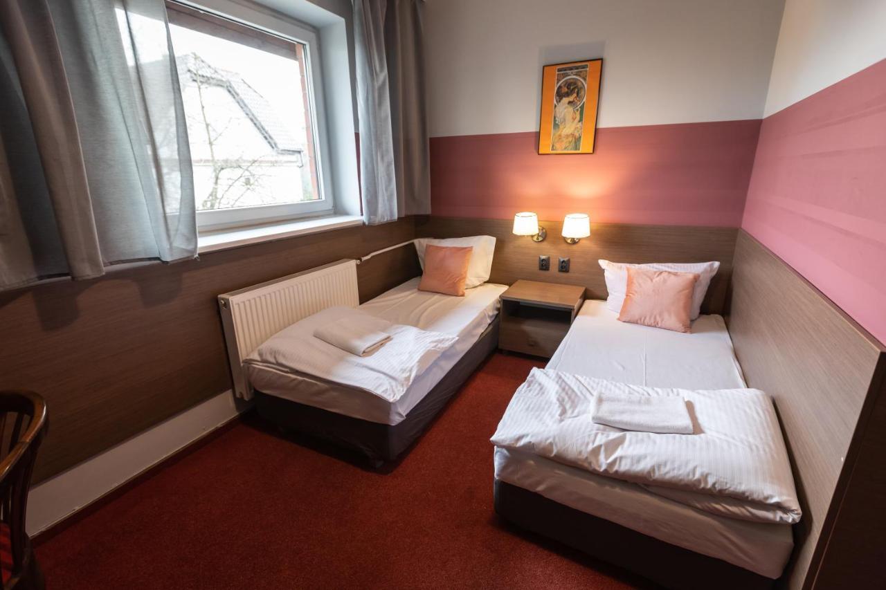 Hotel Podkowa Вроцлав Экстерьер фото