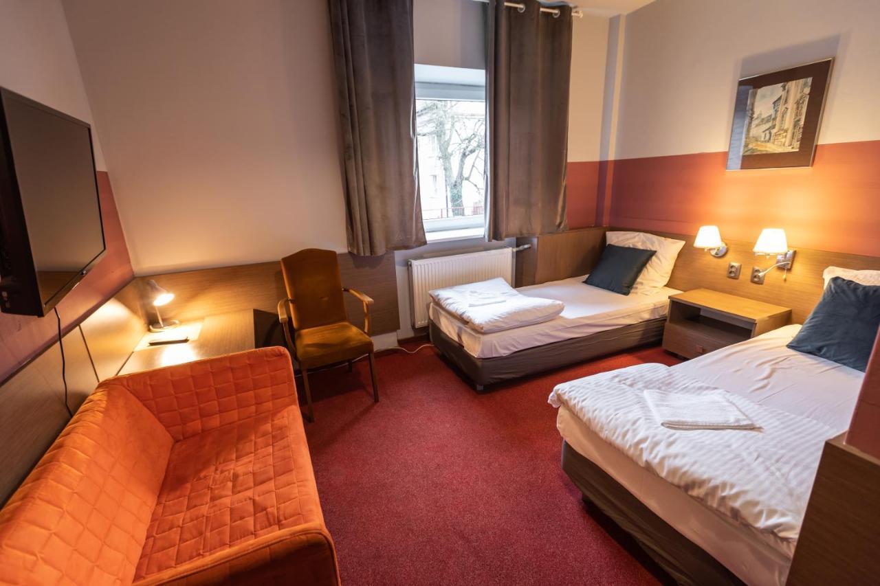 Hotel Podkowa Вроцлав Экстерьер фото